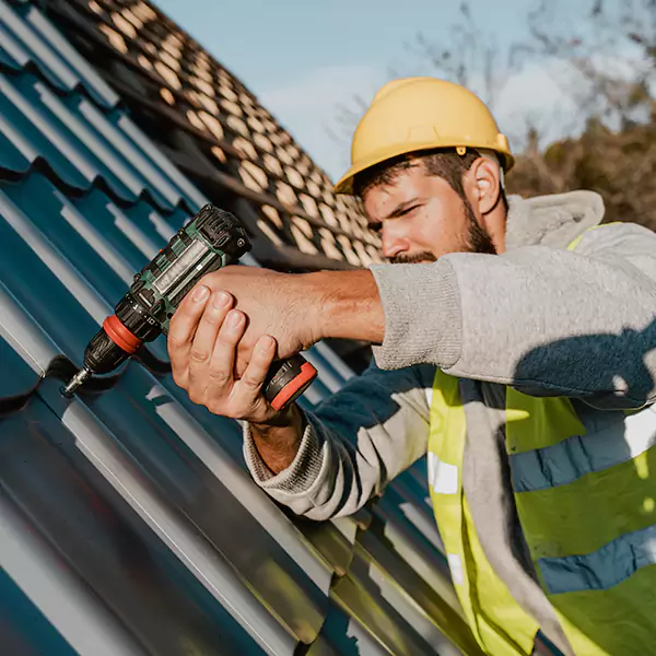 Why Encinitas Homeowners Choose Encinitas Roofing Pro for Steel Roof Repair Service?